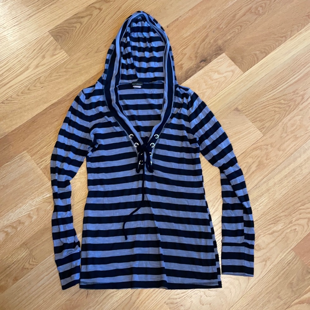 Daytrip large black gray hooded pullover light